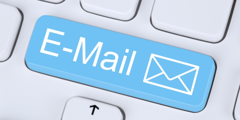 Liên hệ hỗ trợ qua email